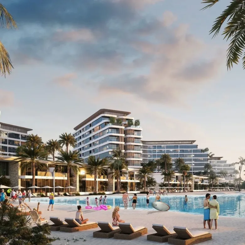 Bayfront Marina Residences exterior 4
