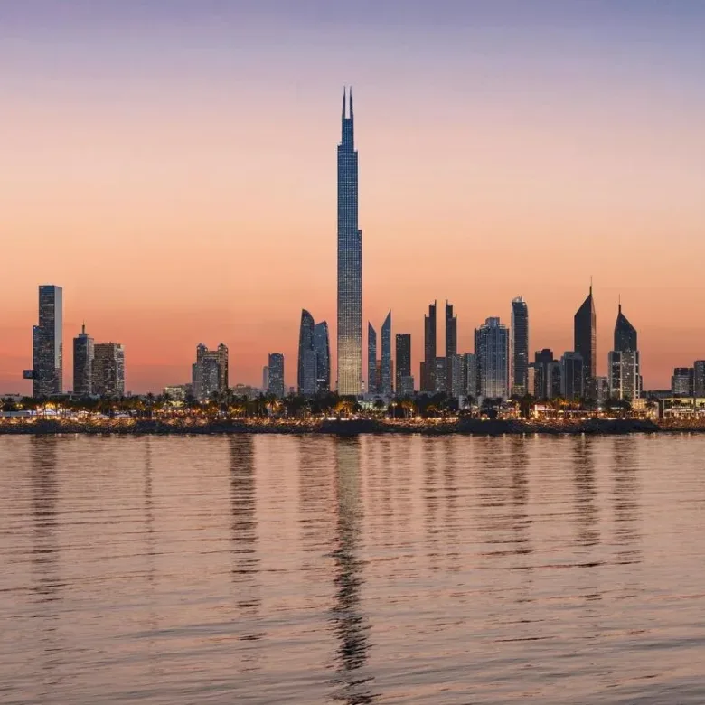 Burj Azizi exterior 4