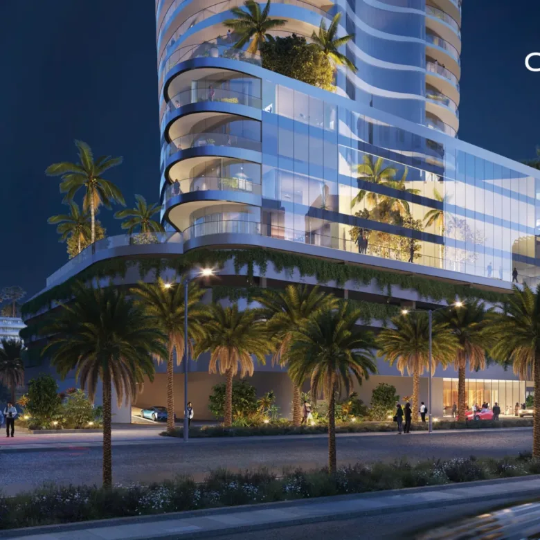 Canal Crown exterior 6